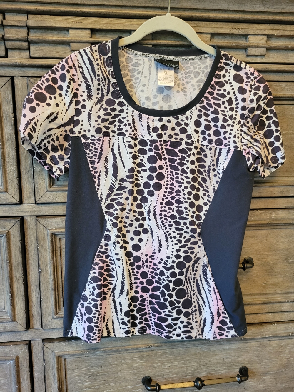 Cherokee Short Sleeve Scoop Neck Scrub Top in Black and Light Pink Animal Print
